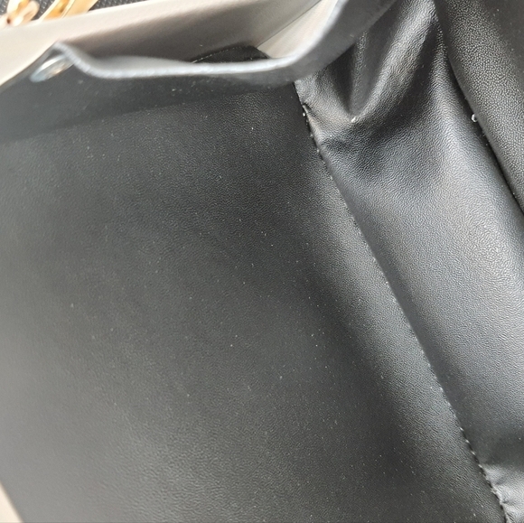 Gold and Cream Box Handbag - Picture 5 of 6